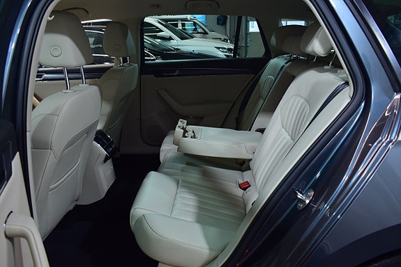 Skoda Superb 15 of 28