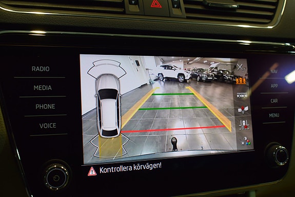 Skoda Superb 24 of 28