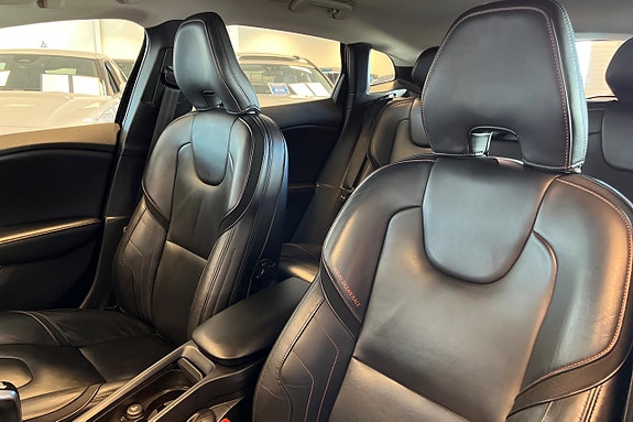 Volvo V40 12 of 29