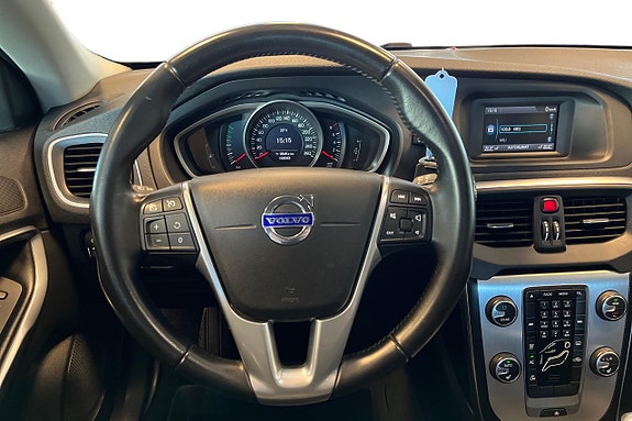 Volvo V40 14 of 29