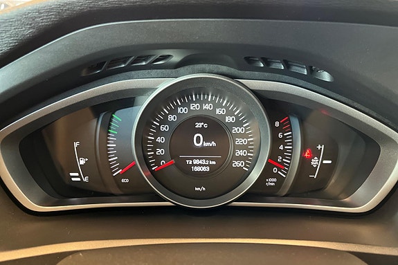 Volvo V40 17 of 29