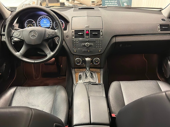 Mercedes-Benz C320 8 of 25