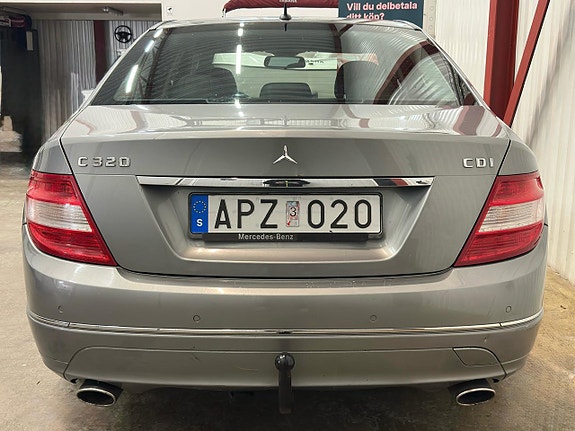 Mercedes-Benz C320 10 of 25