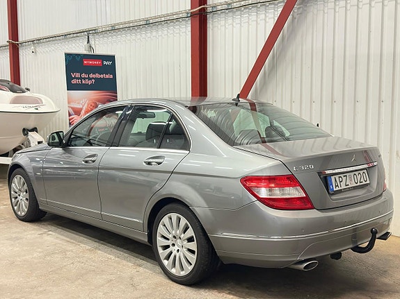 Mercedes-Benz C320 5 of 25