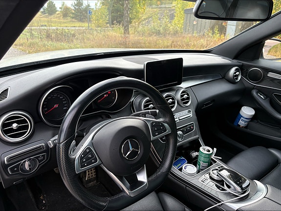 Mercedes-Benz C220 5 of 7