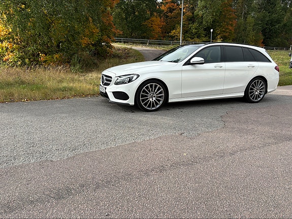 Mercedes-Benz C220 3 of 7