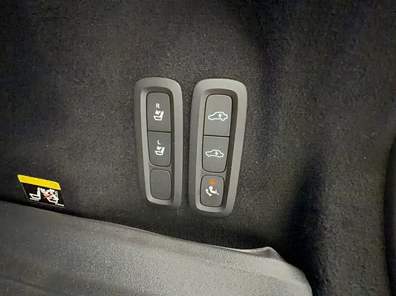 Volvo XC60 10 of 30