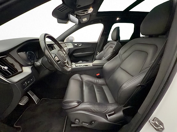 Volvo XC60 17 of 30