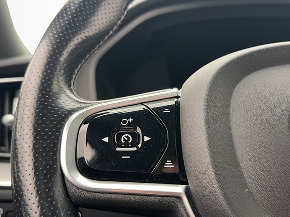 Volvo XC60 23 of 30