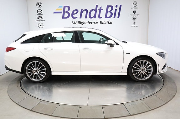 Mercedes-Benz CLA250 e 16 of 29