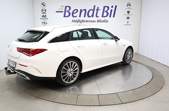 Mercedes-Benz CLA250 e 15 of 29