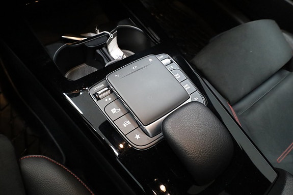 Mercedes-Benz CLA250 e 23 of 29