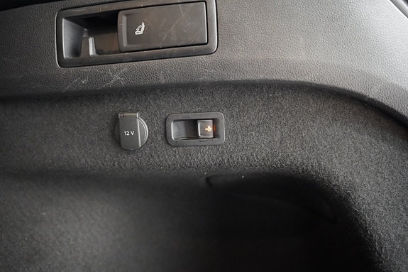 Volkswagen Passat 27 of 28