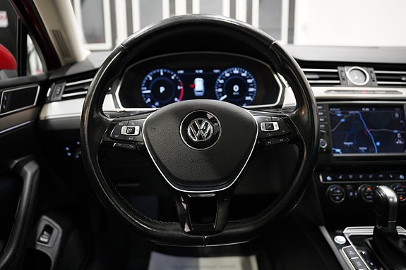 Volkswagen Passat 14 of 28
