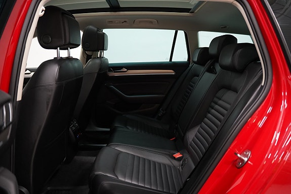 Volkswagen Passat 23 of 28