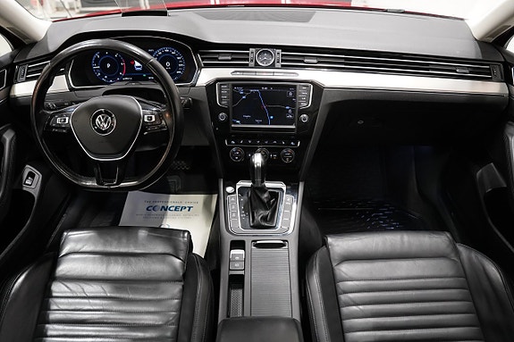 Volkswagen Passat 13 of 28