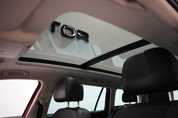 Volkswagen Passat 9 of 28