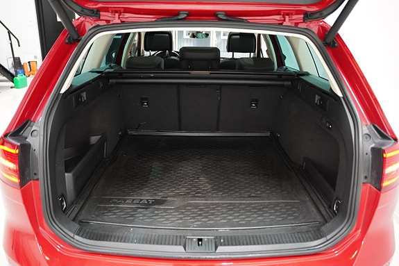 Volkswagen Passat 26 of 28