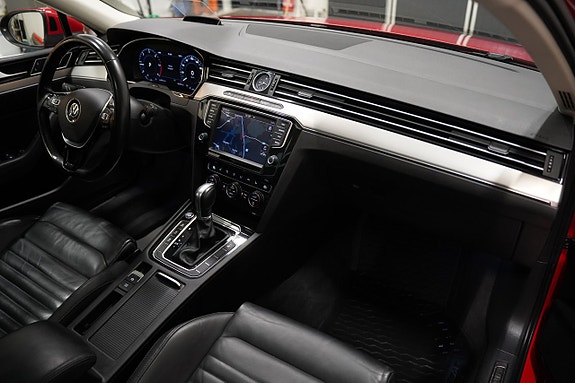 Volkswagen Passat 11 of 28