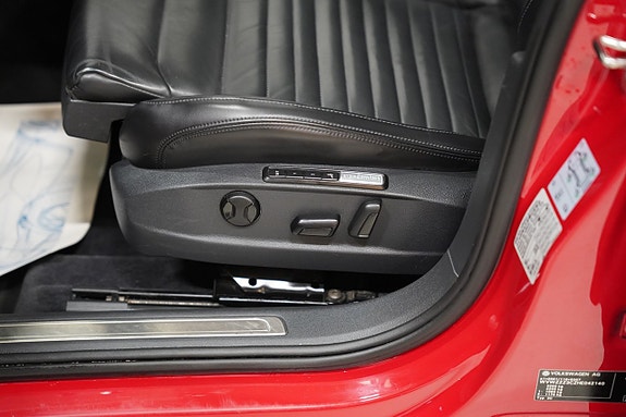 Volkswagen Passat 10 of 28