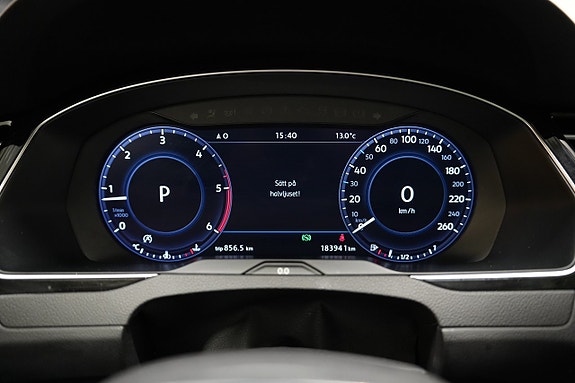 Volkswagen Passat 15 of 28