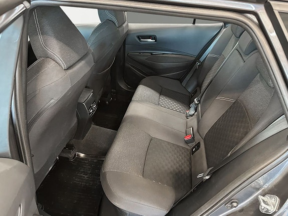 Toyota Corolla 8 of 11
