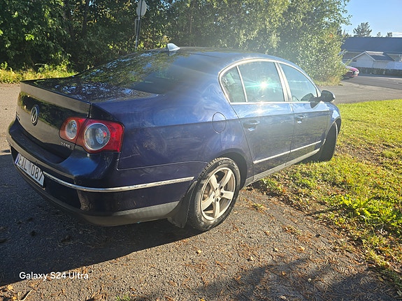 Volkswagen Passat 3 of 5
