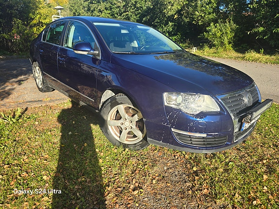 Volkswagen Passat 2 of 5