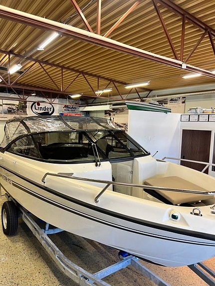 Finnmaster 62BR- Yamaha F150 DETX 2 of 12