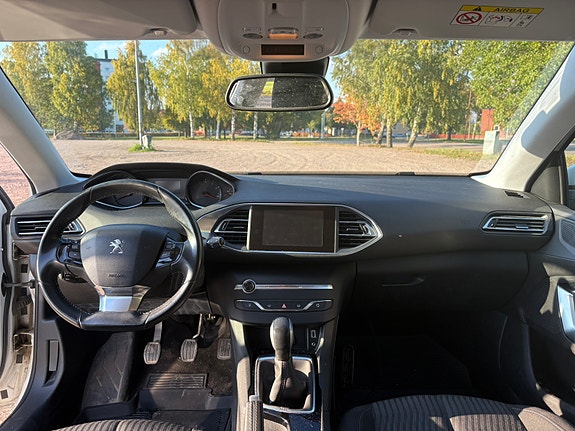 Peugeot 308 SW 4 of 12