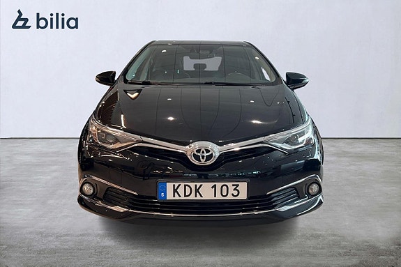 Toyota Auris 7 of 21