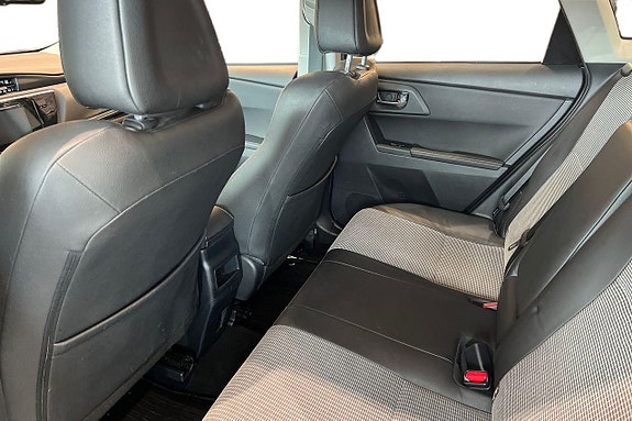Toyota Auris 14 of 21