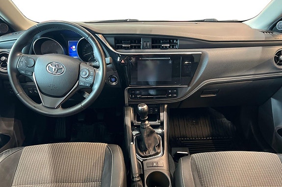 Toyota Auris 11 of 21