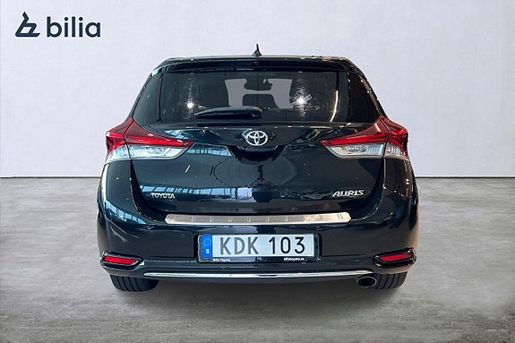 Toyota Auris 6 of 21