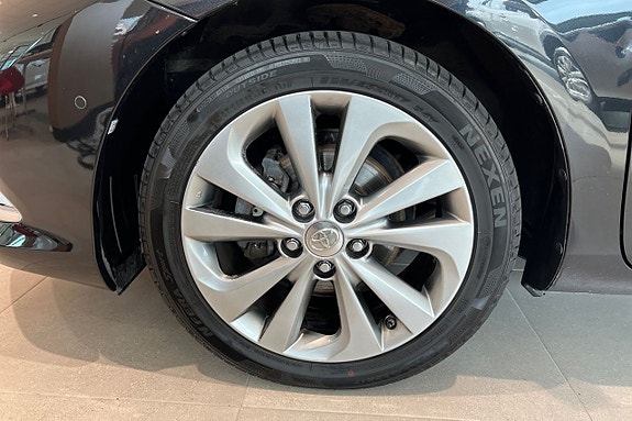 Toyota Auris 18 of 21