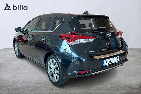 Toyota Auris 2 of 21