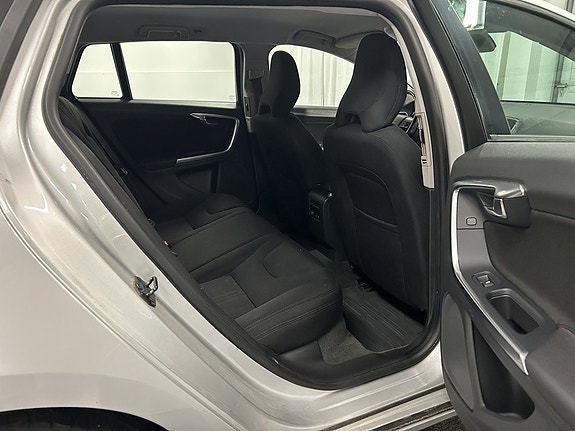 Volvo V60 10 of 20