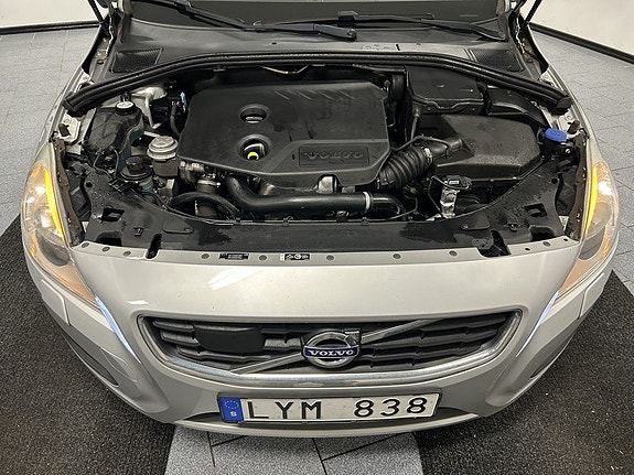 Volvo V60 13 of 20