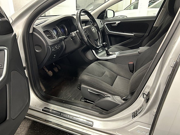 Volvo V60 8 of 20