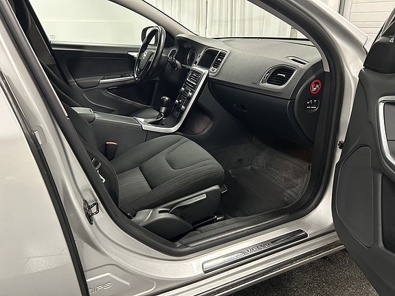 Volvo V60 7 of 20