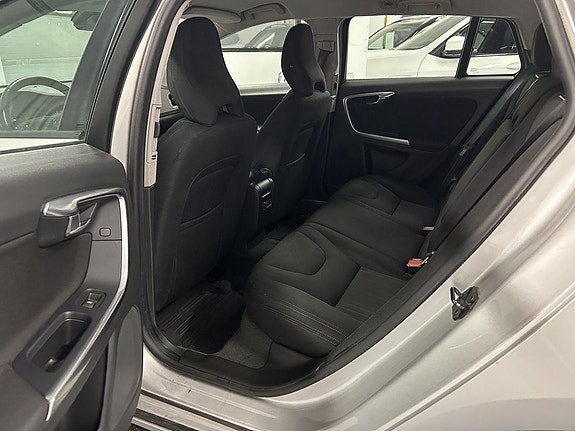 Volvo V60 11 of 20