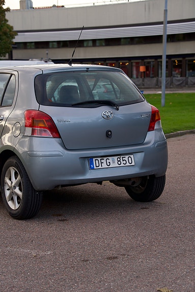 Toyota Yaris 4 of 9
