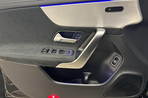 Mercedes-Benz CLA250 e 16 of 22