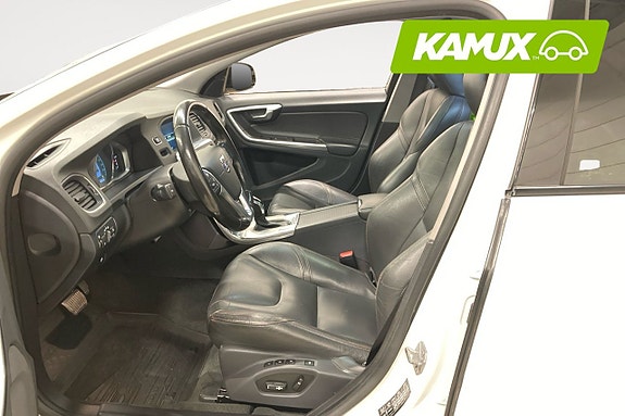 Volvo S60 Cross Country 9 of 22
