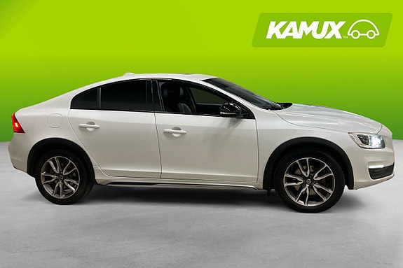 Volvo S60 Cross Country 2 of 22
