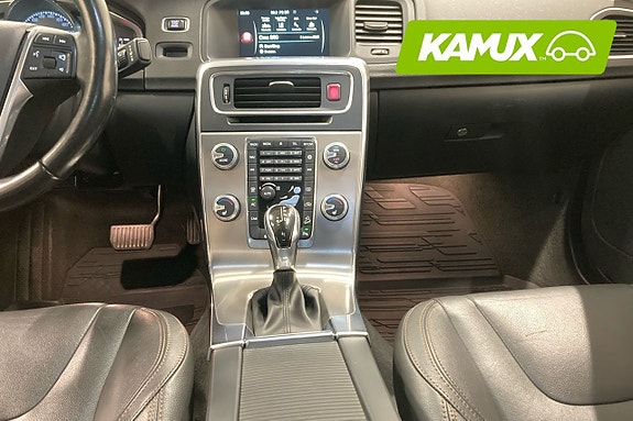 Volvo S60 Cross Country 11 of 22