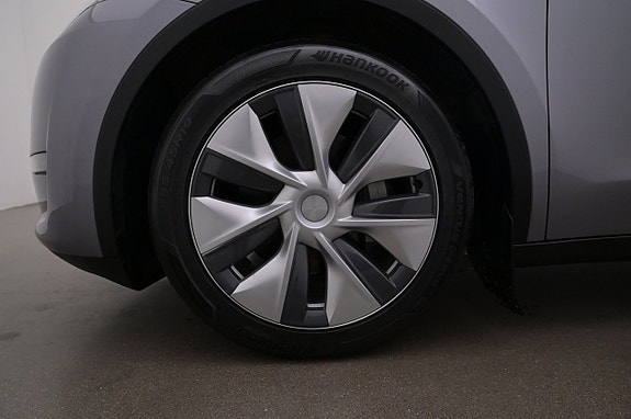 Tesla Model Y 27 of 27