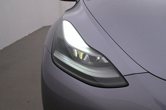 Tesla Model Y 26 of 27