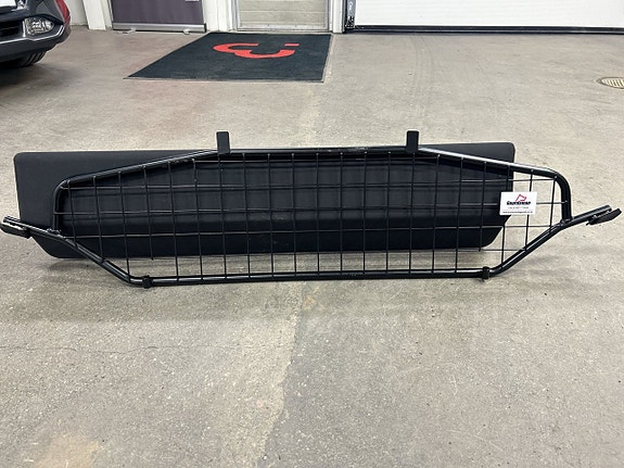 Tesla Model Y 18 of 23