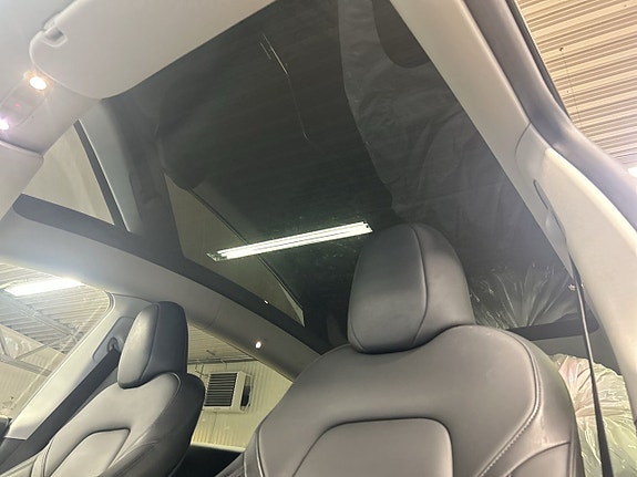 Tesla Model Y 21 of 23